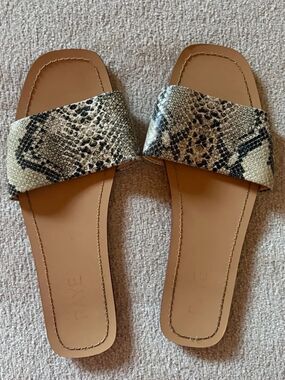 RAYE Houston Sandal in Natural